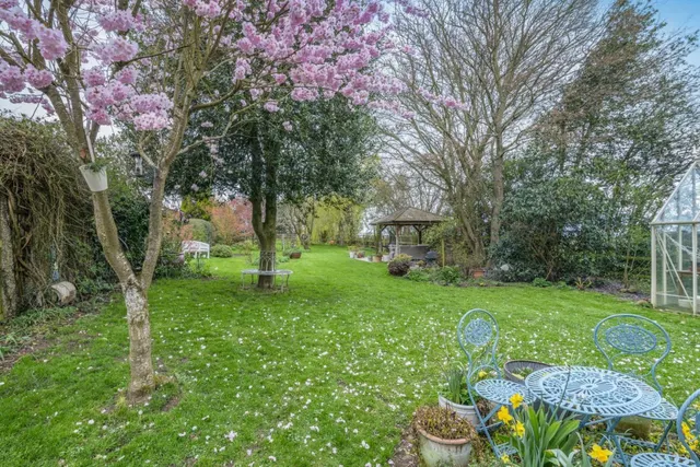 Long Marston ~ Wetherby Road, YO26, photo 3