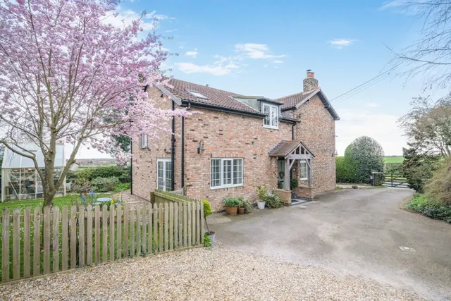 Long Marston ~ Wetherby Road, YO26, photo 2
