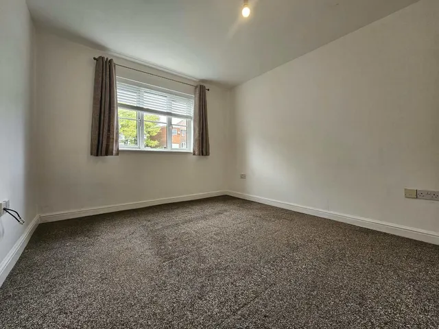Photo 3 — Newton Road, Great Barr, BIRMINGHAM