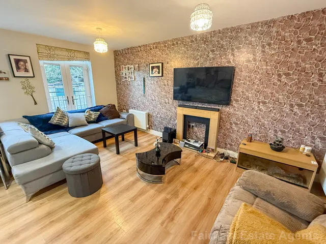 Hartwell House Gibbs Couch, Watford, WD19, photo 2