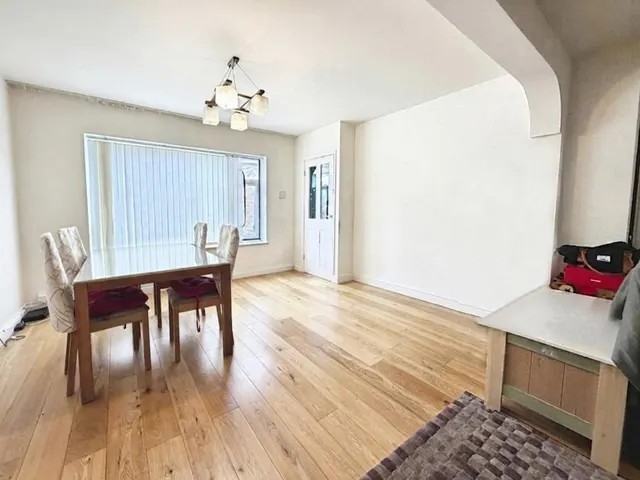 Scott Close, West Drayton, UB7, photo 3