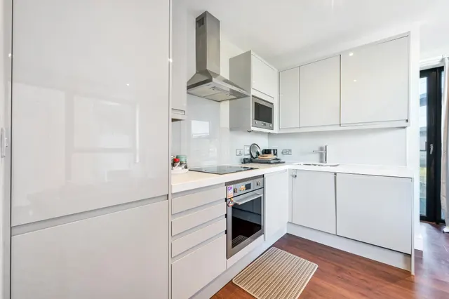 Avalon Point, London, E14, photo 2
