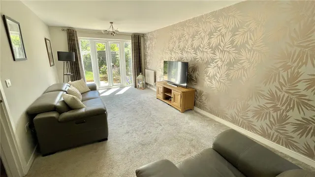 Photo 2 — Western Heights Road, Meon Vale, Stratford-upon-Avon, Warwickshire, CV37