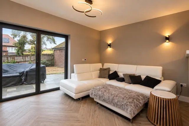 Leatherhead Road, Great Bookham, KT23, photo 3