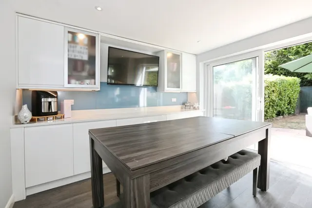 Merlin Way, East Grinstead, RH19, photo 3