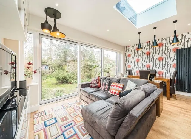 Photo 3 — Springfield Avenue, West Wimbledon, SW20