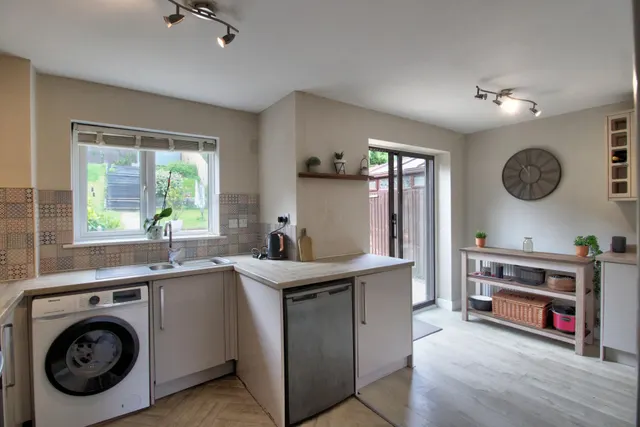 Blossom Close, Newport, NP18, photo 2