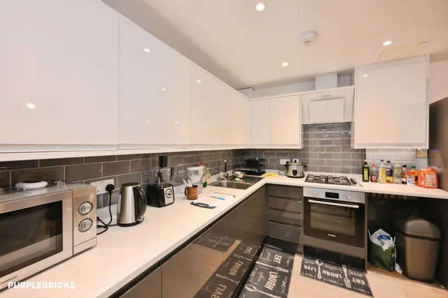 High Street, Waltham Cross, EN8, photo 2