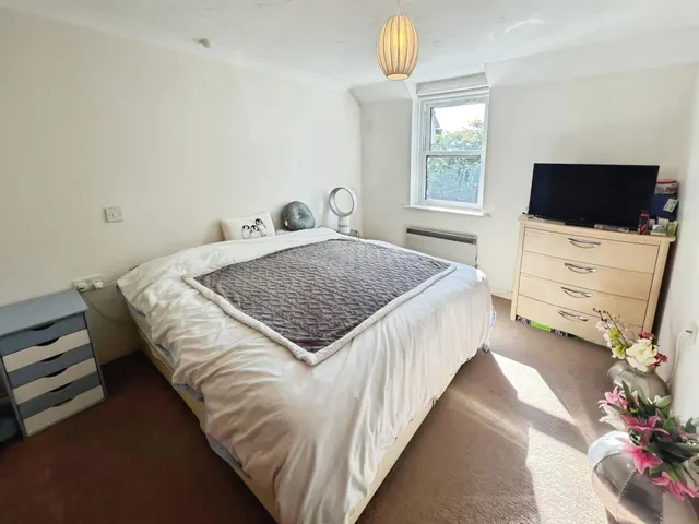 Grosvenor Road, Weymouth, DT4, photo 3