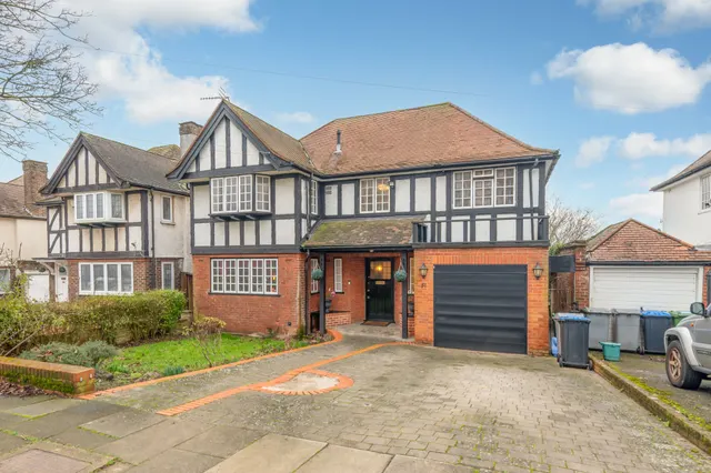 51 Barn Rise, Wembley, photo 1