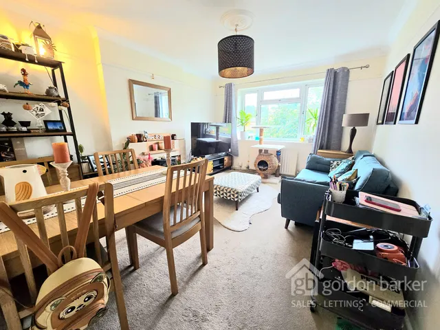 Queens Court, Bournemouth, Charminster Road, BH8 9SF, photo 1