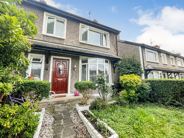 Belvoir Crescent, Lisburn, BT28, photo 1