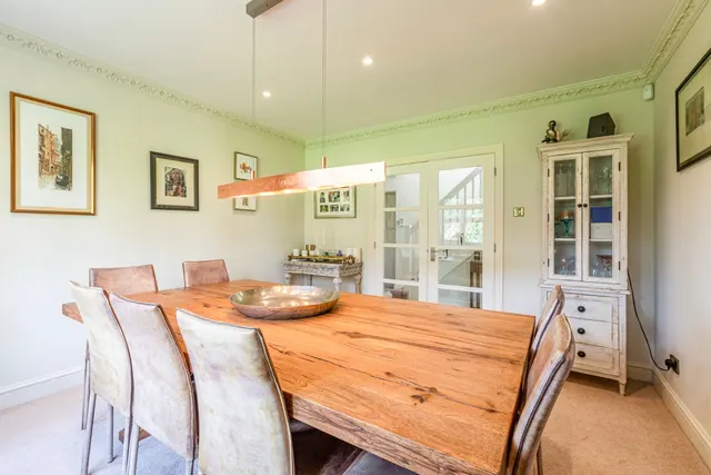 Blackdown Avenue, Pyrford, GU22, photo 3