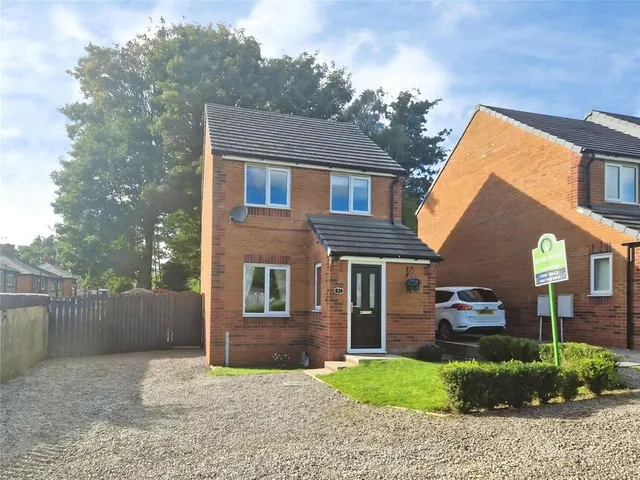 Blindsill Road, Farnworth, BL4, photo 1