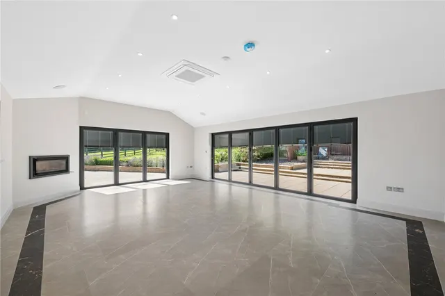 Aberford Road, Barwick In Elmet, photo 3