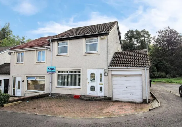 Lawers Place, Irvine, KA11, photo 1