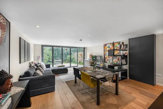 Blackthorn Avenue, Islington, N7, photo 1