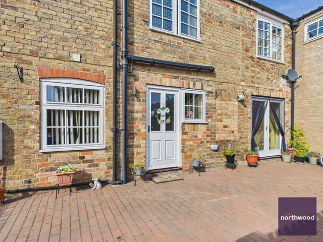 Commercial Road, Alford, LN13, photo 1