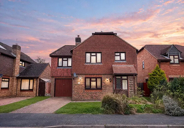 Sycamore Drive, Hailsham, East Sussex, BN27 3TT, photo 1
