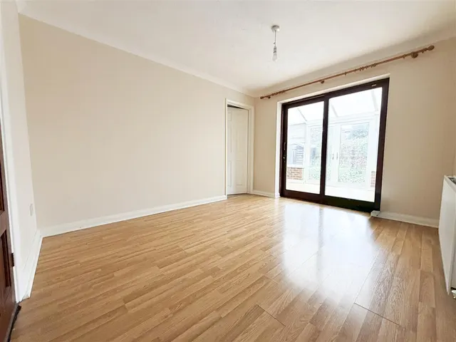 Photo 3 — Sycamore Drive, Hailsham, East Sussex, BN27 3TT