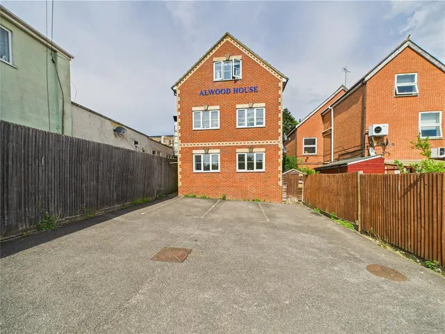Reading Road South, Fleet, Hampshire, GU52 7QL, photo 1