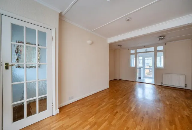 Hilary Avenue, Mitcham, CR4, photo 3