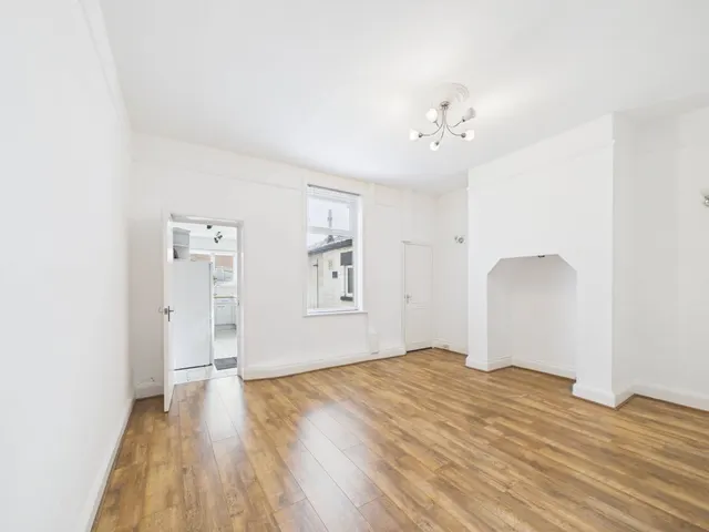 Bury Road, Edenfield, BL0, photo 2