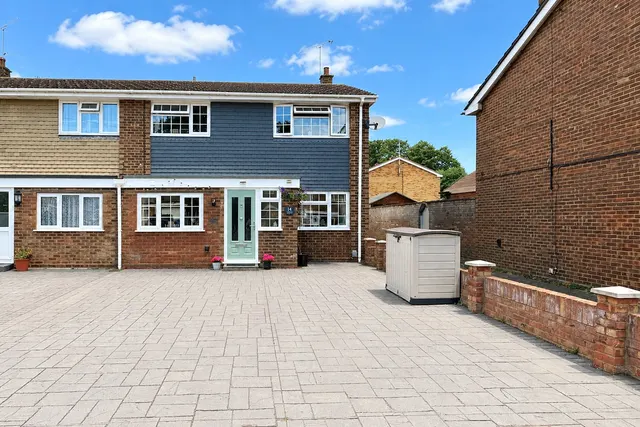Swale Road, Farnborough, Hampshire, GU14 9NJ, photo 1