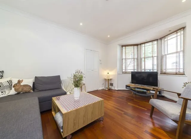 Hillgate Place, Kensington, W8, photo 3