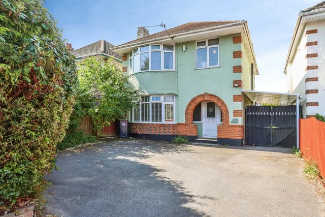 Castle Lane West, Bournemouth, BH8, photo 1