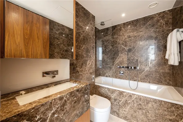 Waterfront Drive, Chelsea Waterfront, SW10, photo 2