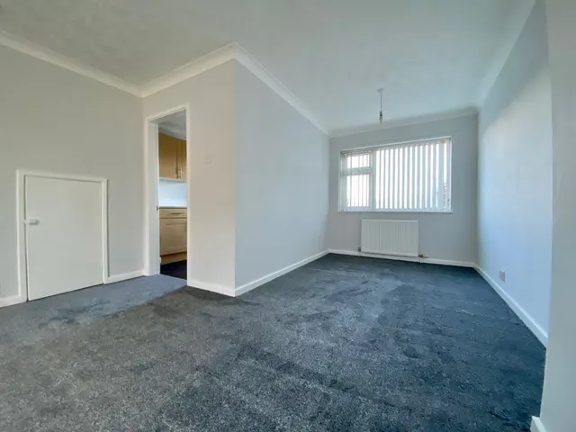 Corona Drive, Hull, HU8, photo 3