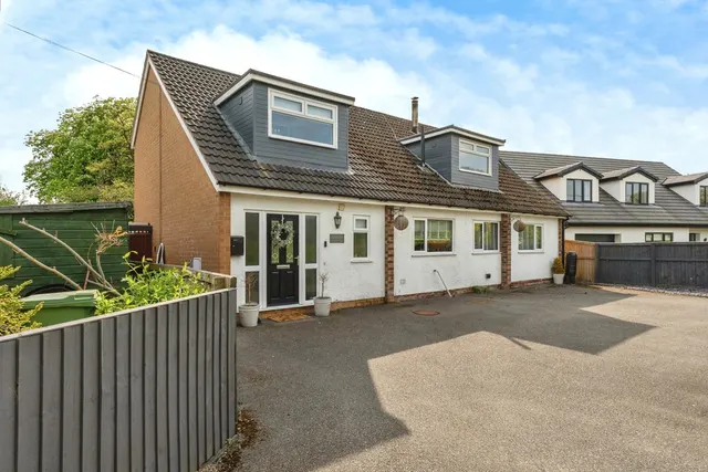 Burton Road, Burton, LL12, photo 1