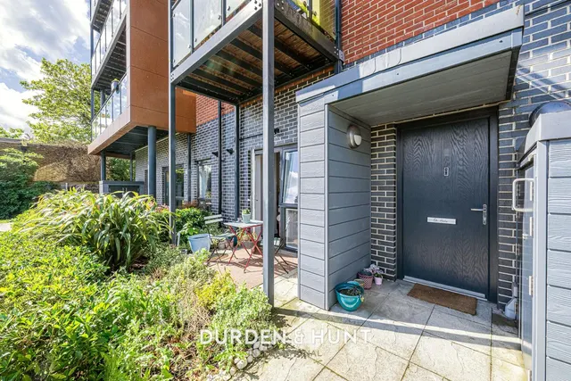 Gubbins Lane, Harold Wood, RM3, photo 1