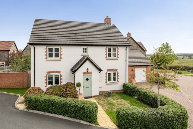 Walnut Field, Tytherington, GL12, photo 1