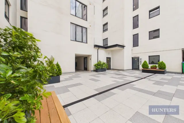 Royal Crescent Road, Southampton, photo 1