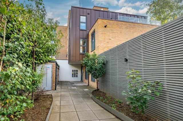 London, NW1, photo 1