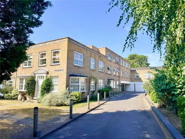Southampton Road, Lymington, photo 1