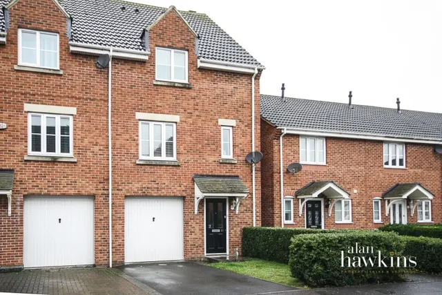 3 bedroom house, Sprats Barn Crescent, Royal Wootton Bassett, SN4