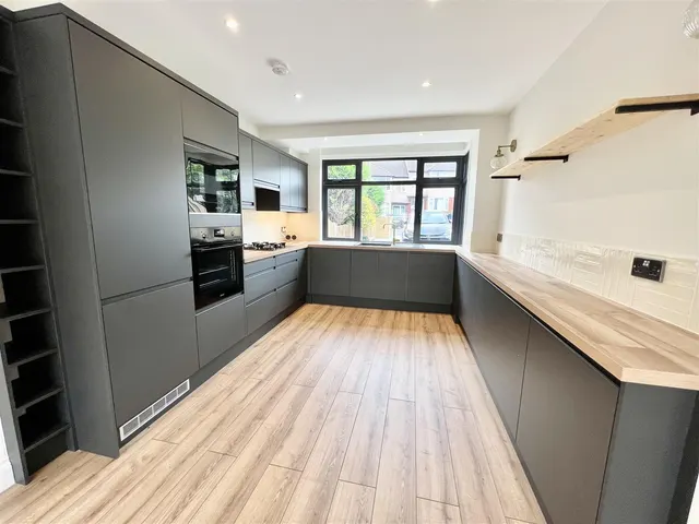 Garth Close, Morden, SM4, photo 2