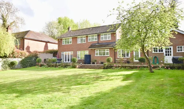 Headley Road, Leatherhead, KT22, photo 3