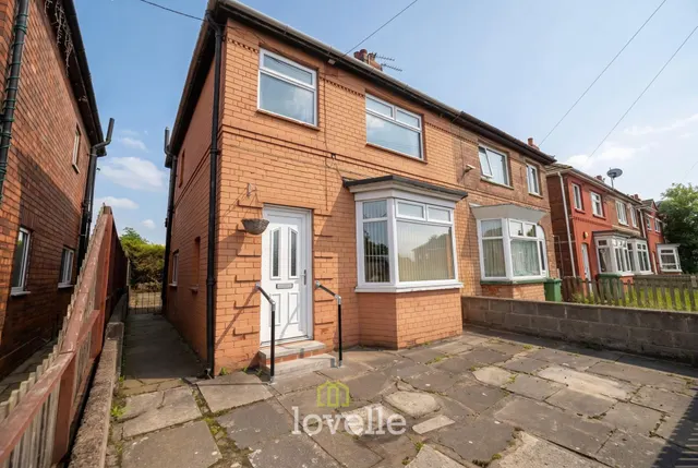 Second Avenue, Grimsby, DN33, photo 1
