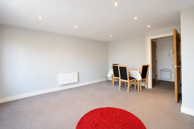 Victoria Way, Woking, GU21, photo 3