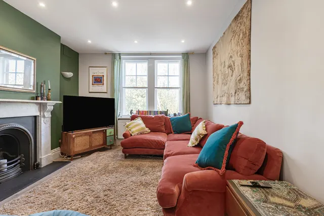 Clapham Common South Side, London, SW4, photo 2