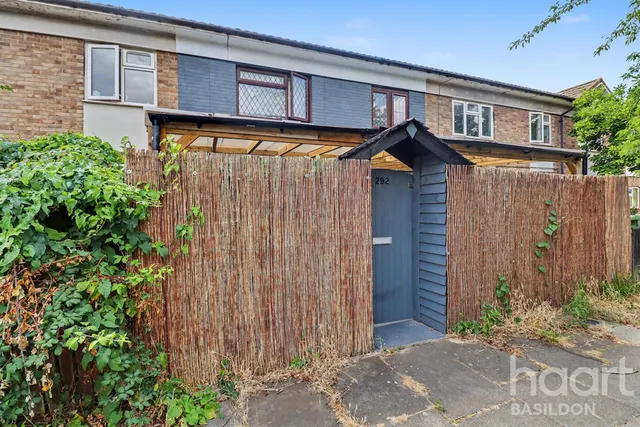 Clay Hill Road, Basildon, SS16, photo 1
