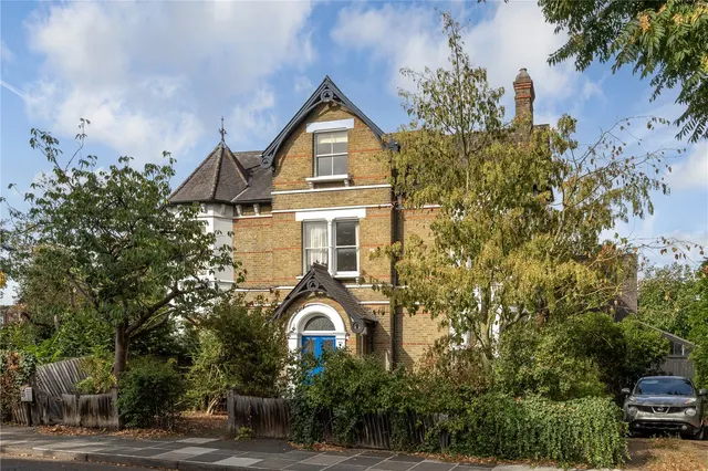 Lion Gate Gardens, Kew, TW9, photo 1