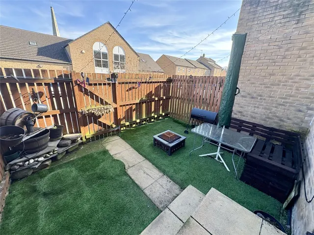 Photo 3 — Littlelands, Bingley, West Yorkshire, BD16