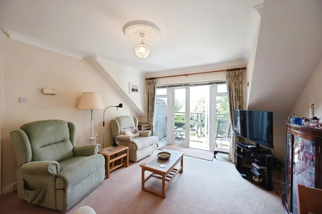Sea Front, Hayling Island, PO11, photo 3