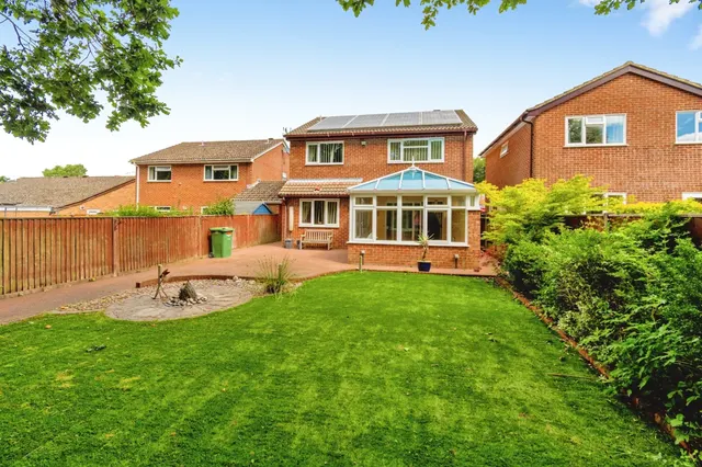 Photo 2 — Hulles Way, North Baddesley, Southampton