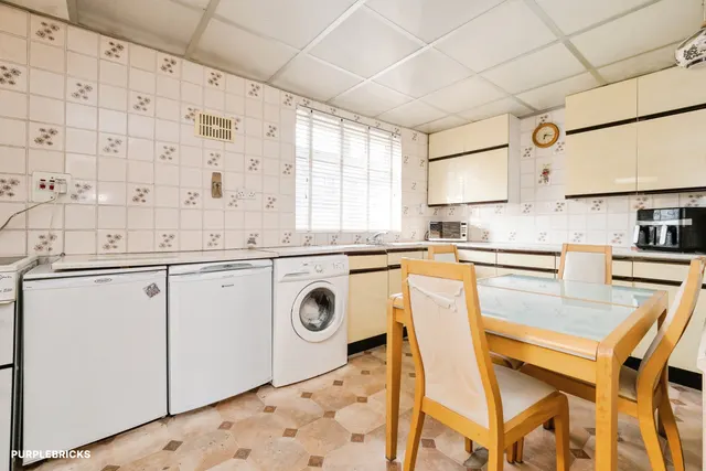 Hailsham Road, Romford, RM3, photo 2
